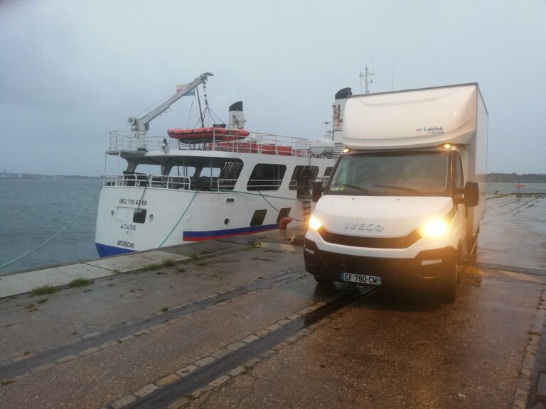 Transport de matériel de l’Essonne vers le port de Lorient